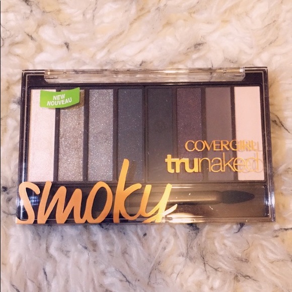 COVERGIRL TruNaked Smoky Eyeshadow Palette - Picture 2 of 3